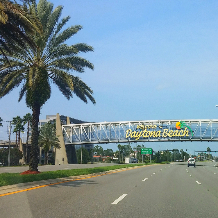 Welcome to Daytona Beach sign